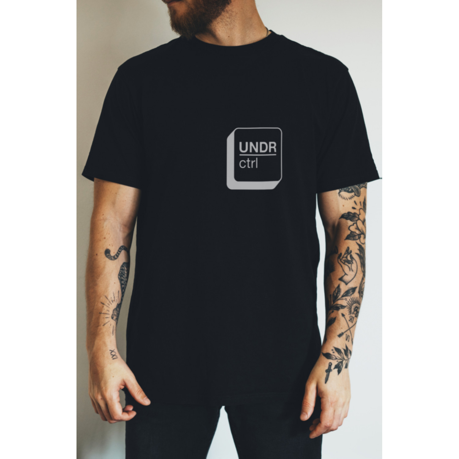 Футболка чорна чоловіча Ctrl+ "UNDR ctrl"