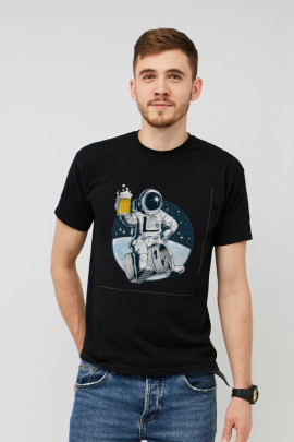 Футболка MEMO чоловіча чорна принт "Космонавт  з пивом"